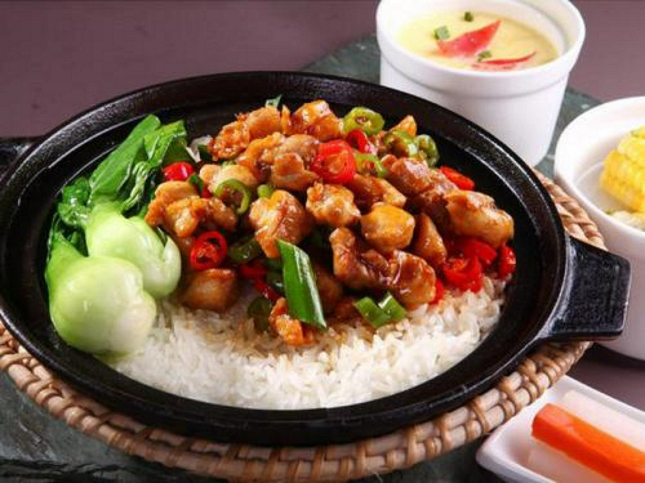 好吃的栗子鸡肉饭