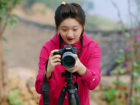 女孩帮燕子拍证件照顺手多拍了几张不料获得二等奖