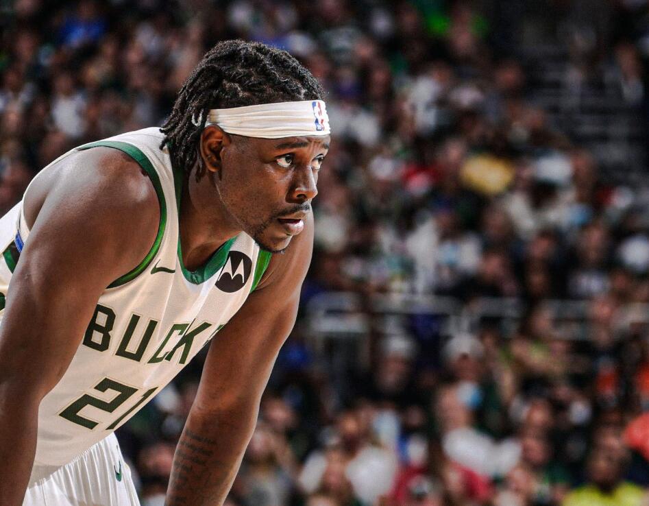 霍乐迪攻防一体太炸裂,雄鹿4年1.6亿太超值