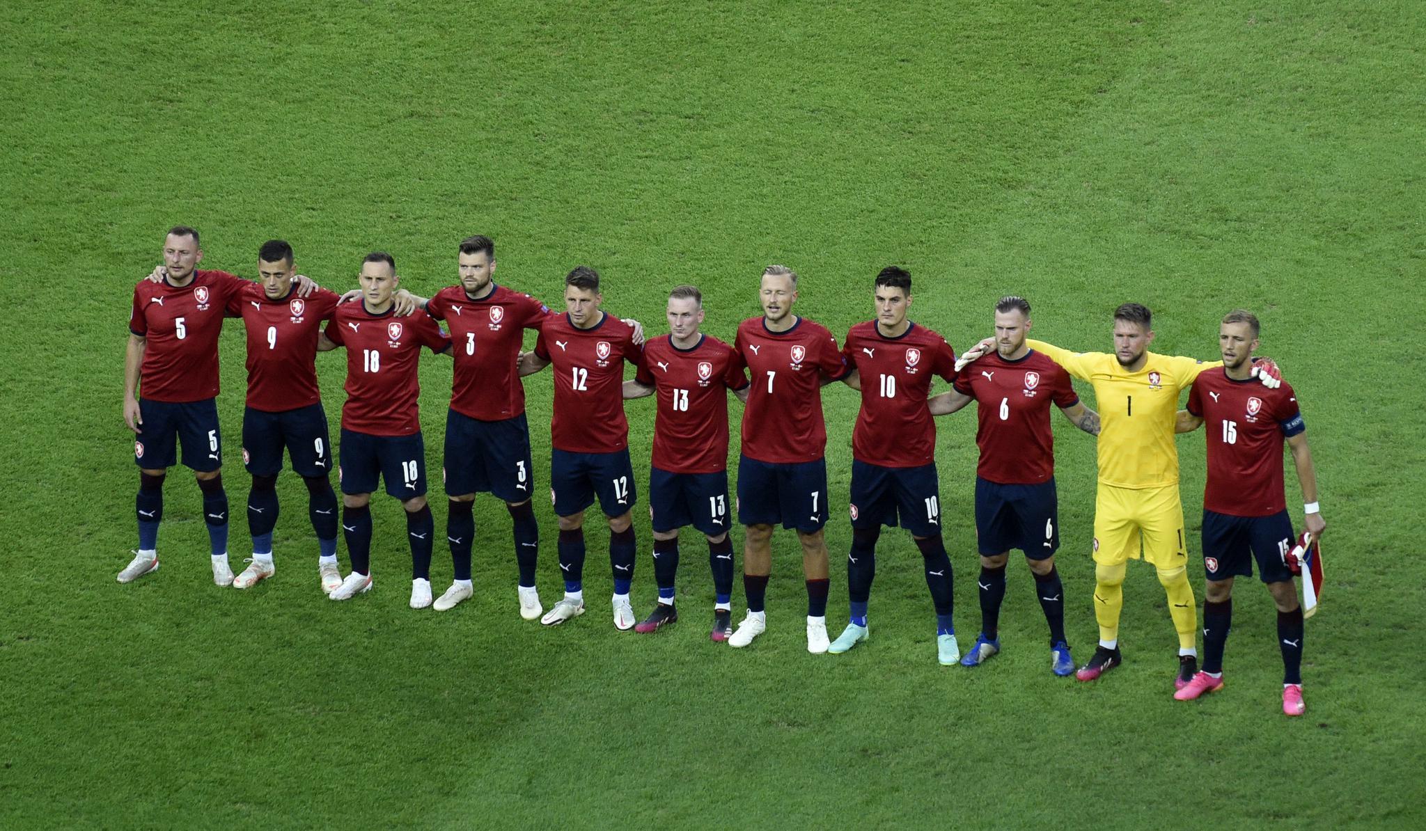 足球欧锦赛丹麦队晋级四强