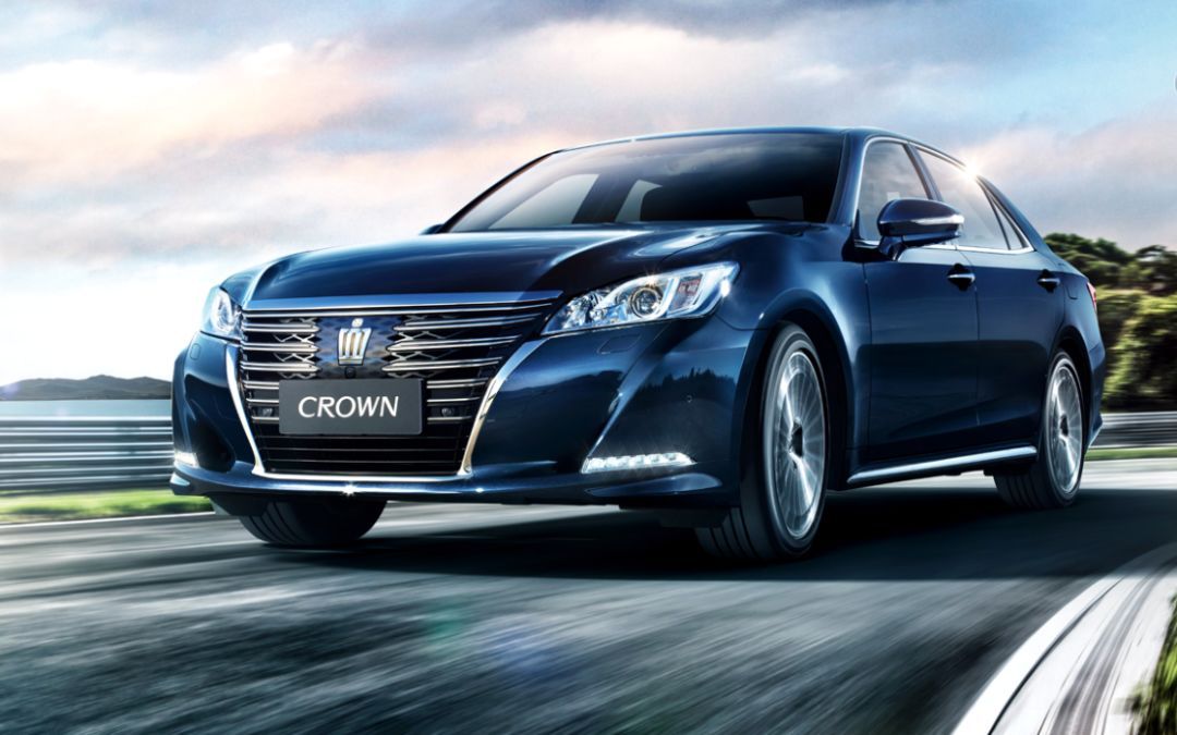 丰田皇冠是什么车 皇冠车型价格与档次解析