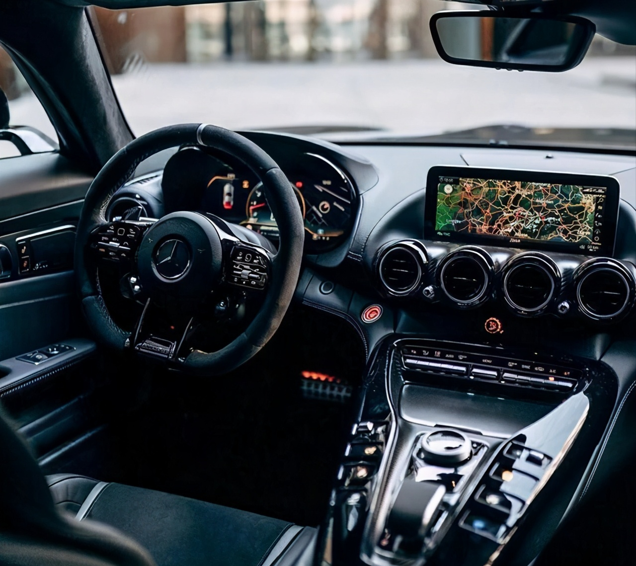 至于内饰部分,amg产品必须是精品.