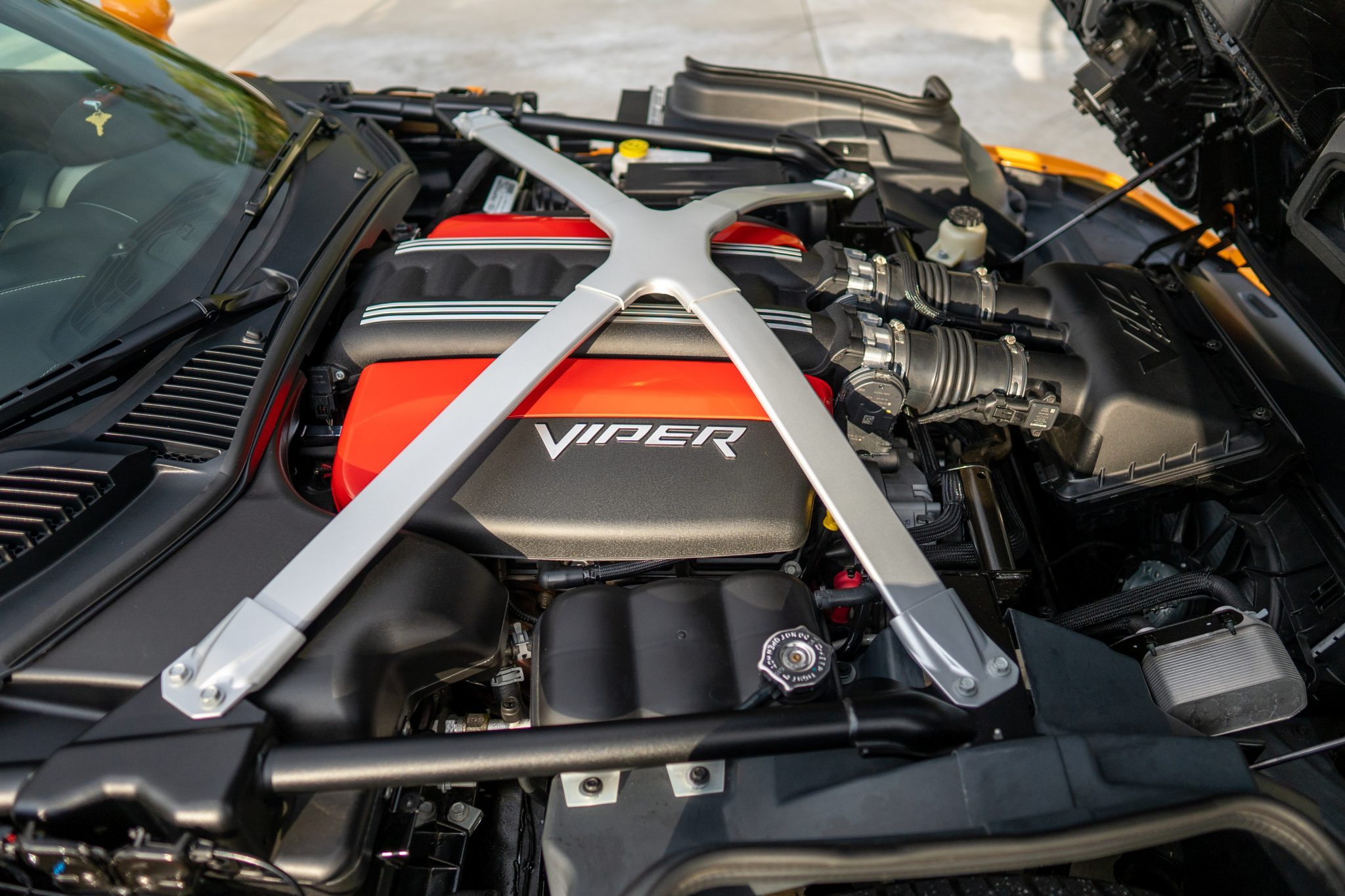 主宰你的赛道日橙黑搭配道奇蝰蛇acr正在拍卖