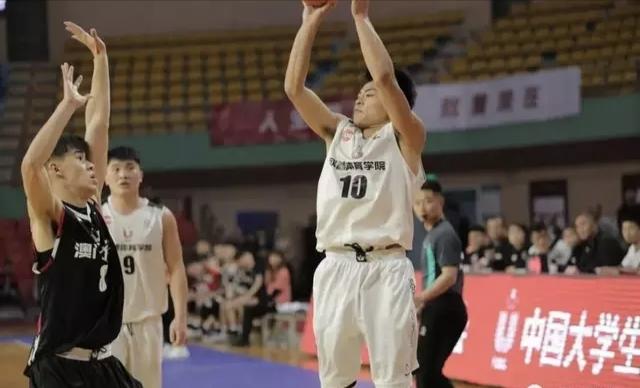甲石江雄助成都体育学院登顶公开组冠军下一站cba选秀大会