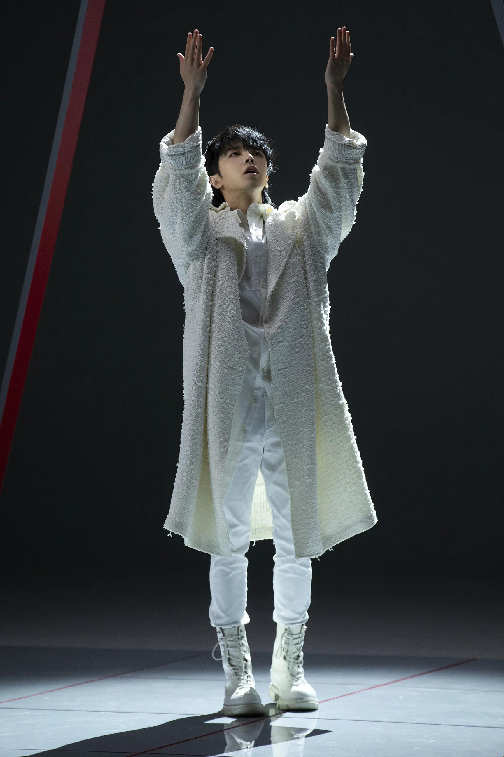 华晨宇斗牛沸腾的脉搏吟唱众生平等