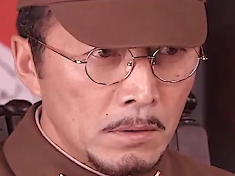 大佐让修脚匠为自己修脚,没想到几刀下去,竟只剩骨头了!