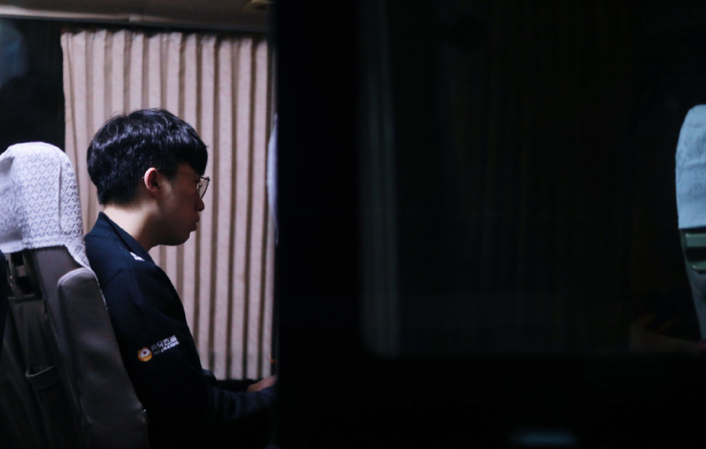 “小虎眼里没有光”RNG队员都笑可小虎快哭了,后台视频太心酸休闲区蓝鸢梦想 - Www.slyday.coM “小虎眼里没有光”RNG队员都笑可小虎快哭了,后台视频太心酸休闲区蓝鸢梦想 - Www.slyday.coM