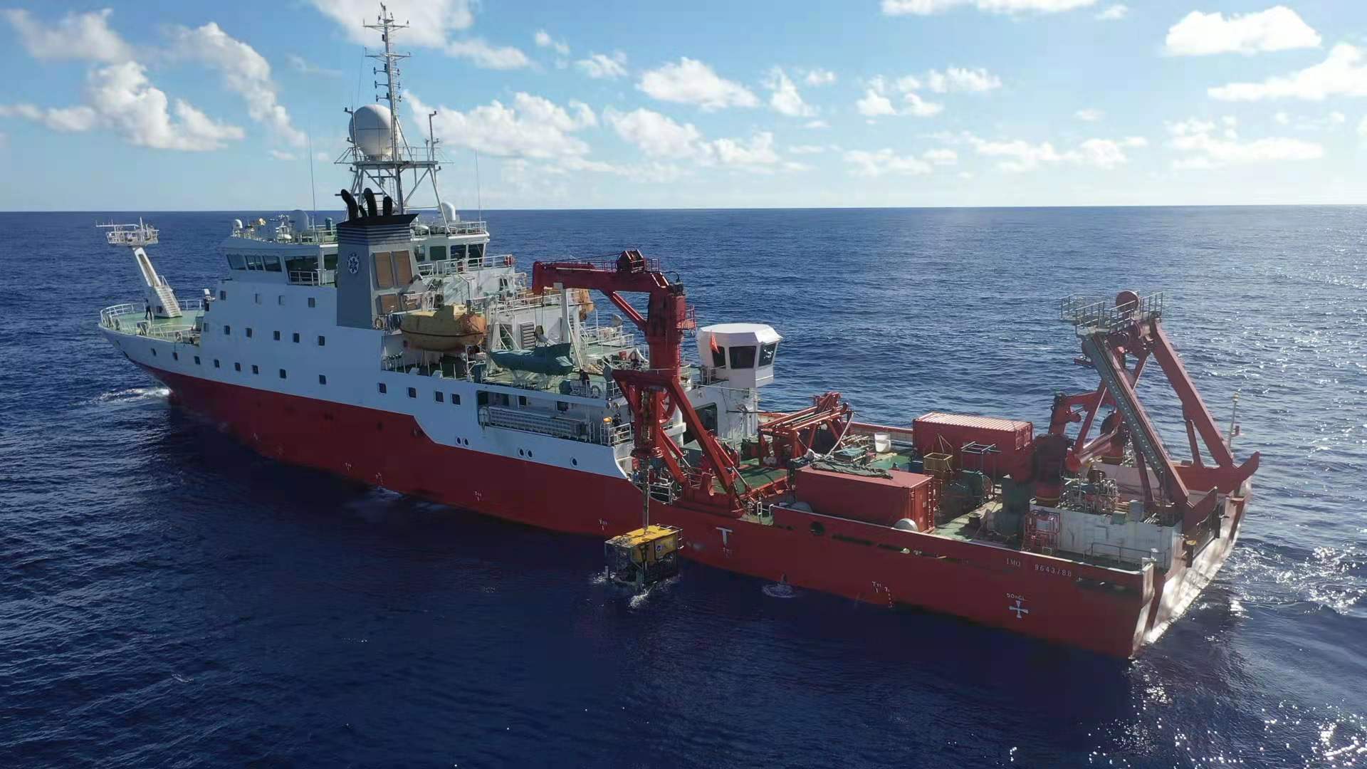科学号科考船圆满完成在海底做实验任务