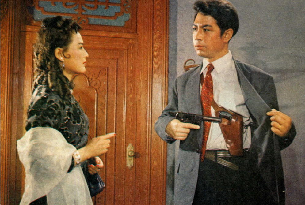 当时的内地电影人不断推陈出新,反特片在类型上逐渐百花齐放,从战时