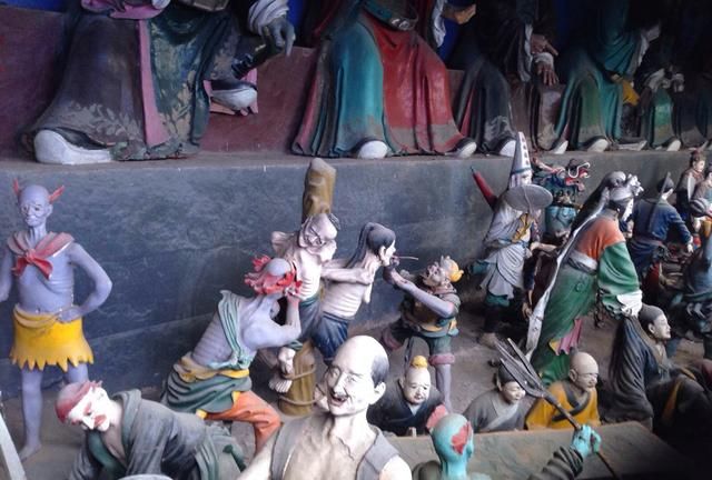 我国真正的鬼城景区拥有我国最全面反映阴间的建筑群