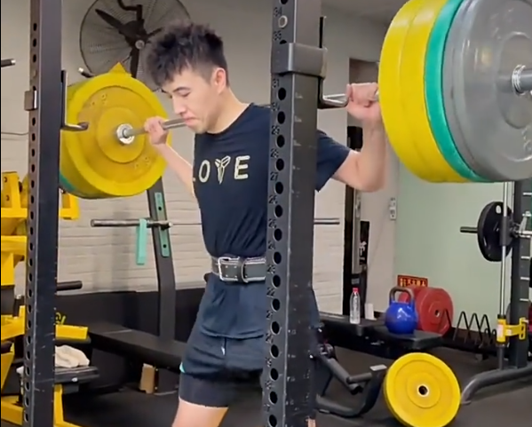 4消息于德豪曾令旭特训体能胡明轩晒自拍时德帅或顶薪续约