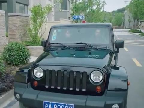 韩商言终于接佟年回家得知爷爷的看法佟年更加喜欢韩商言了