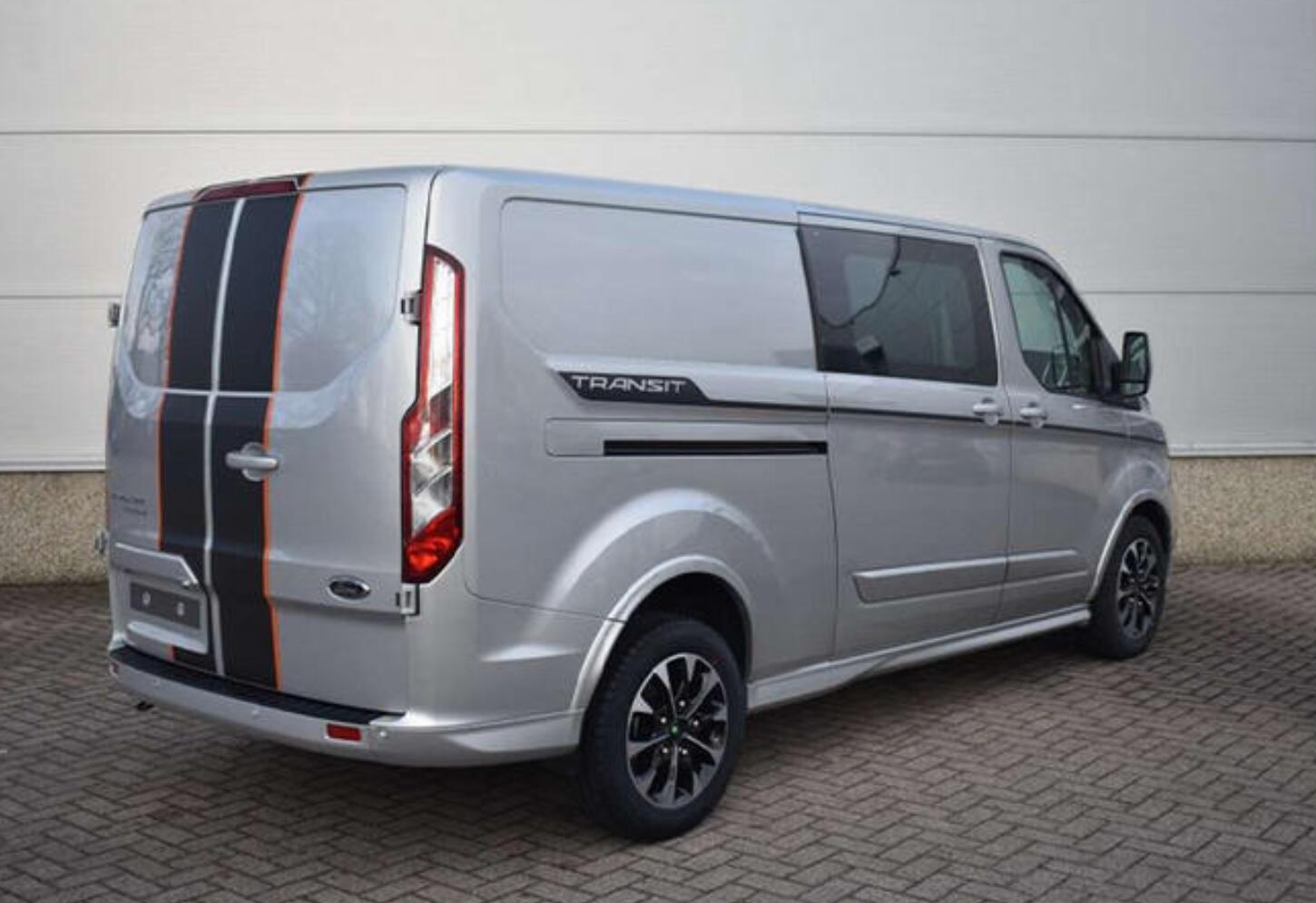 福特全新全顺海外实拍 将于江铃福特进行国产