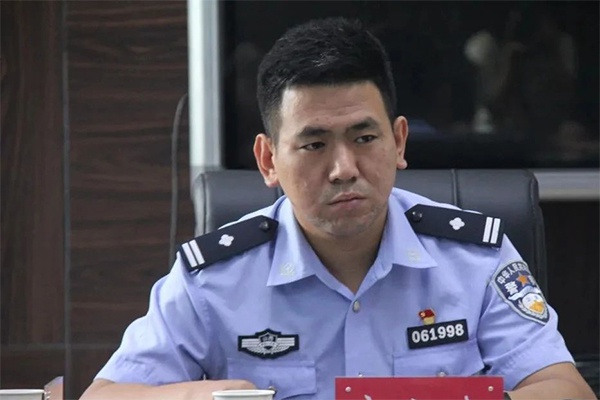 山西石楼警界"钢铁侠"武文斌