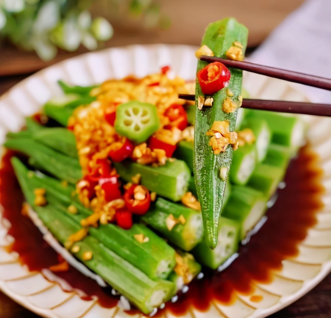 凉拌秋葵:盛夏bi备凉菜,清凉爽口还解暑,美味又美观