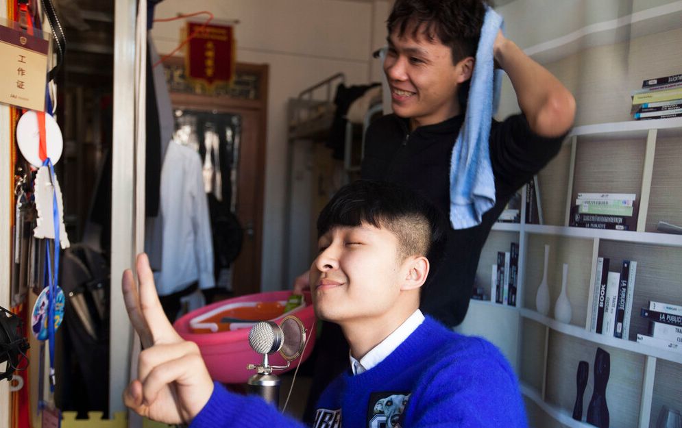 大学室友结婚,我随礼一千,吃饭时被另置一桌,心凉休闲区蓝鸢梦想 - Www.slyday.coM 大学室友结婚,我随礼一千,吃饭时被另置一桌,心凉休闲区蓝鸢梦想 - Www.slyday.coM