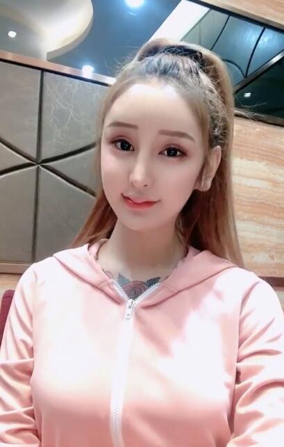 如今假体发炎,直呼很难受要吃安眠药|假体|桃花|整容_新浪新闻