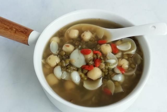 小暑一碗汤不用医生帮这6道汤水换着喝营养消暑又开胃