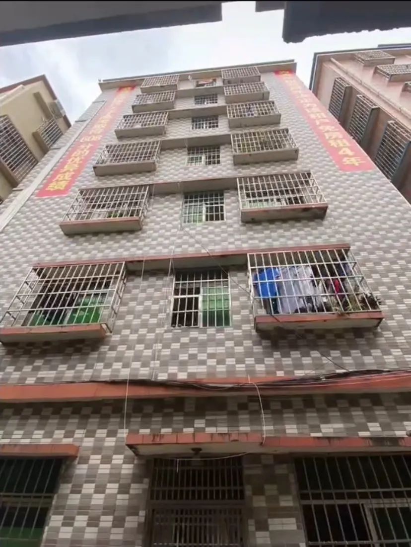 租客儿子高考608分，房东决定免租四年遭质疑，霸气回应再惹争议休闲区蓝鸢梦想 - Www.slyday.coM