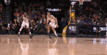 惊险！保罗遭垫脚险受伤，大洛被吹一级恶犯，雄鹿落后2位数休闲区蓝鸢梦想 - Www.slyday.coM