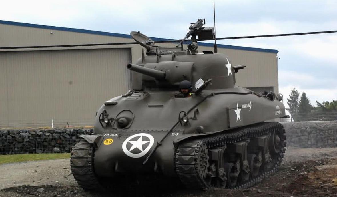 二战中的谢尔曼坦克怎么样?军事专家:跟虎式坦克没法比!