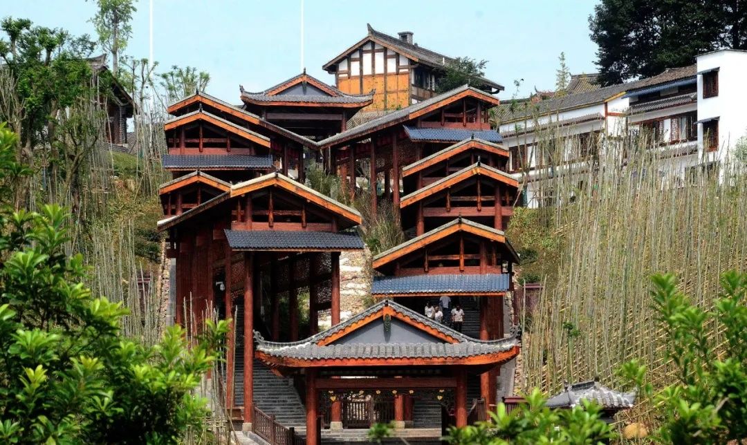 「罗城古镇」深山中的神秘"大船"