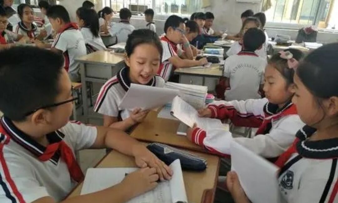 学生怎么也背不下来的古诗词,明星一唱就记住了,老师心情复杂休闲区蓝鸢梦想 - Www.slyday.coM