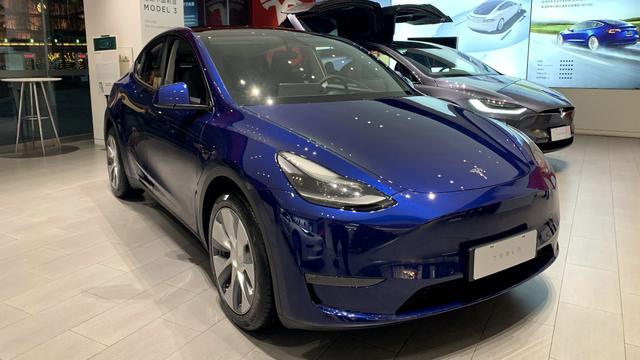没有四驱加速也慢了,降价不到30万的特斯拉model y还香吗?