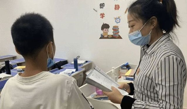 学生怎么也背不下来的古诗词,明星一唱就记住了,老师心情复杂休闲区蓝鸢梦想 - Www.slyday.coM