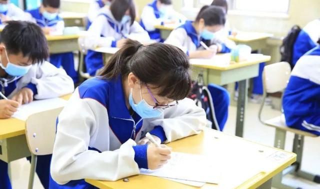 从小学到初中,有一年被称为“分水岭”,学生需谨慎对待休闲区蓝鸢梦想 - Www.slyday.coM 从小学到初中,有一年被称为“分水岭”,学生需谨慎对待休闲区蓝鸢梦想 - Www.slyday.coM