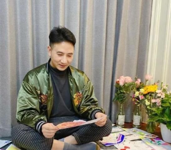 林生斌理发店学徒照曝光,杀马特造型五官立体,难怪被小贞看上休闲区蓝鸢梦想 - Www.slyday.coM