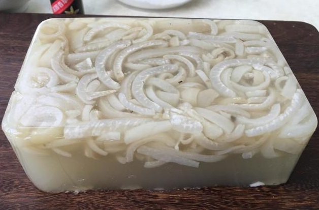 猪皮冻怎么做才无腥更透亮牢记正确做法皮冻不浑浊没异味