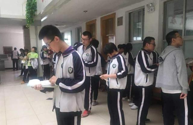 从小学到初中,有一年被称为“分水岭”,学生需谨慎对待休闲区蓝鸢梦想 - Www.slyday.coM 从小学到初中,有一年被称为“分水岭”,学生需谨慎对待休闲区蓝鸢梦想 - Www.slyday.coM