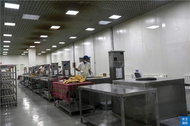 新疆的馕治百病,这里见识了馕的花式吃法,馕吃一个月不重样说法休闲区蓝鸢梦想 - Www.slyday.coM 新疆的馕治百病,这里见识了馕的花式吃法,馕吃一个月不重样说法休闲区蓝鸢梦想 - Www.slyday.coM