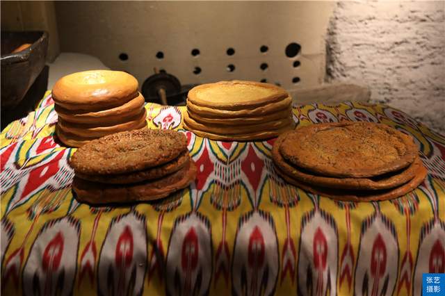 新疆的馕治百病,这里见识了馕的花式吃法,馕吃一个月不重样说法休闲区蓝鸢梦想 - Www.slyday.coM 新疆的馕治百病,这里见识了馕的花式吃法,馕吃一个月不重样说法休闲区蓝鸢梦想 - Www.slyday.coM