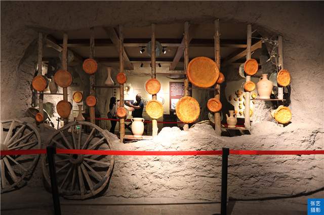 新疆的馕治百病,这里见识了馕的花式吃法,馕吃一个月不重样说法休闲区蓝鸢梦想 - Www.slyday.coM 新疆的馕治百病,这里见识了馕的花式吃法,馕吃一个月不重样说法休闲区蓝鸢梦想 - Www.slyday.coM