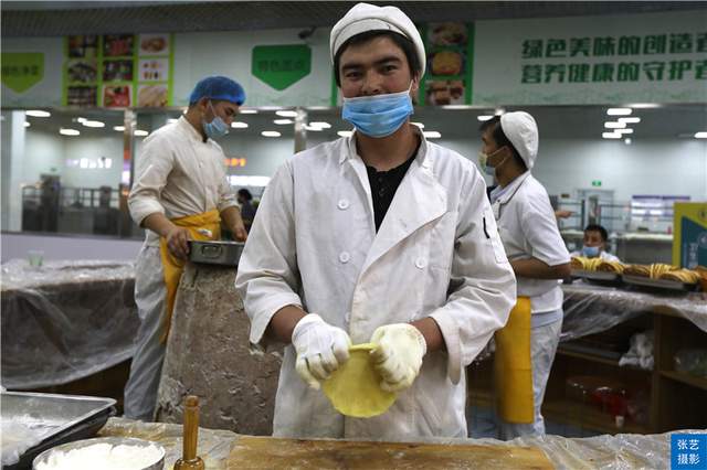 新疆的馕治百病,这里见识了馕的花式吃法,馕吃一个月不重样说法休闲区蓝鸢梦想 - Www.slyday.coM 新疆的馕治百病,这里见识了馕的花式吃法,馕吃一个月不重样说法休闲区蓝鸢梦想 - Www.slyday.coM