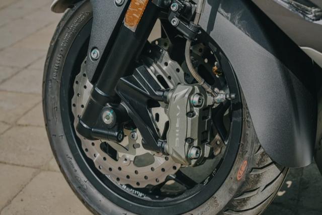 售价258万解读摩旅踏板新秀力刻318做工出色配置高端