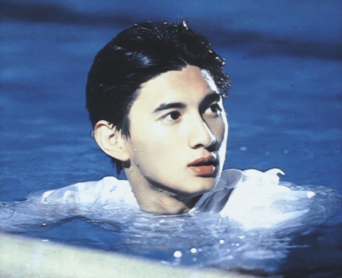 年轻时的吴奇隆太帅了与四大天王同框毫不逊色