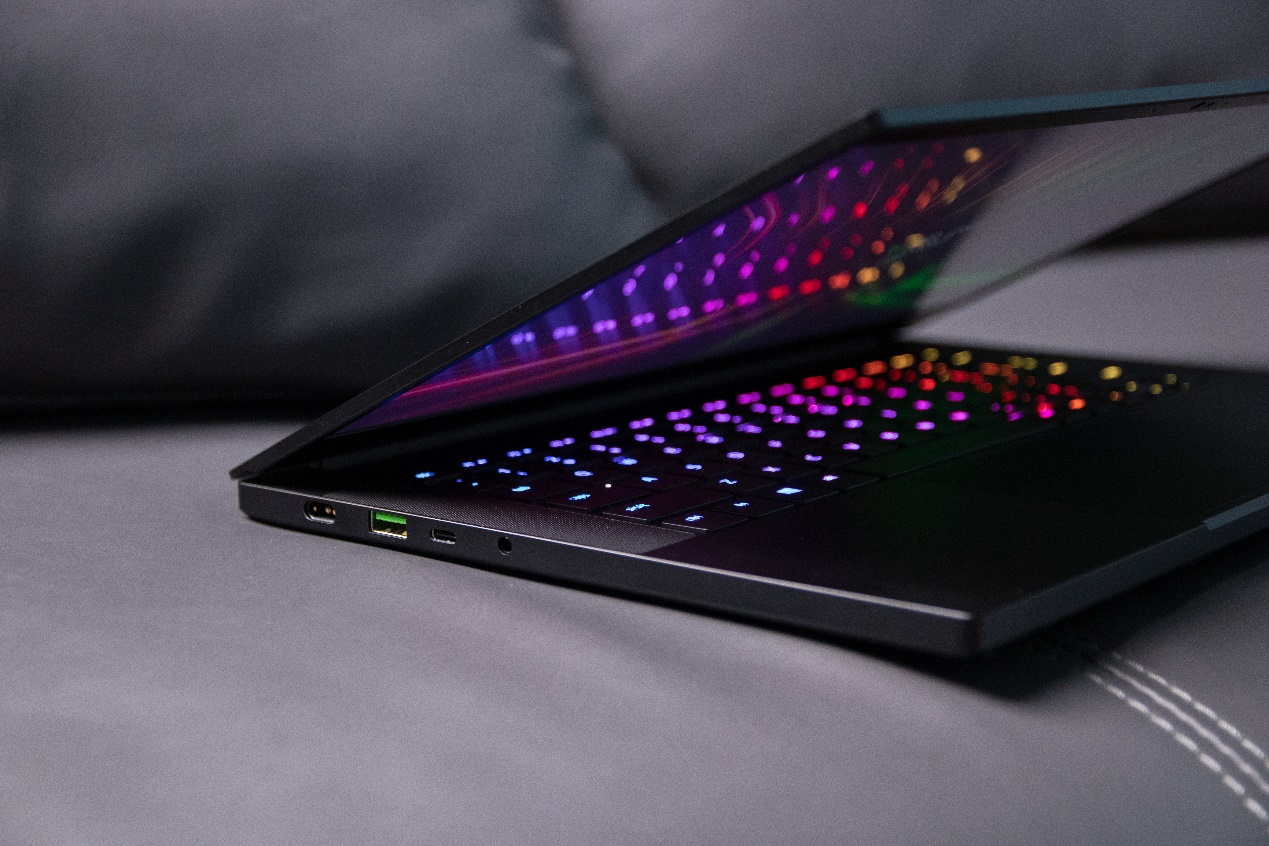 工作站级性能的14英寸游戏本雷蛇灵刃14改变创作方式