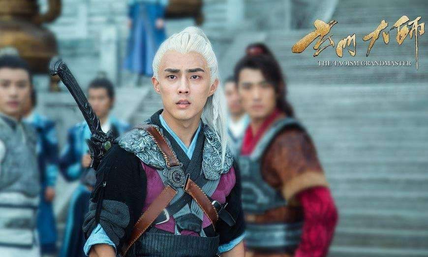 帅气不输于朦胧,出道9年零绯闻,29岁演和尚帅爆,越来越红|裴子添|于