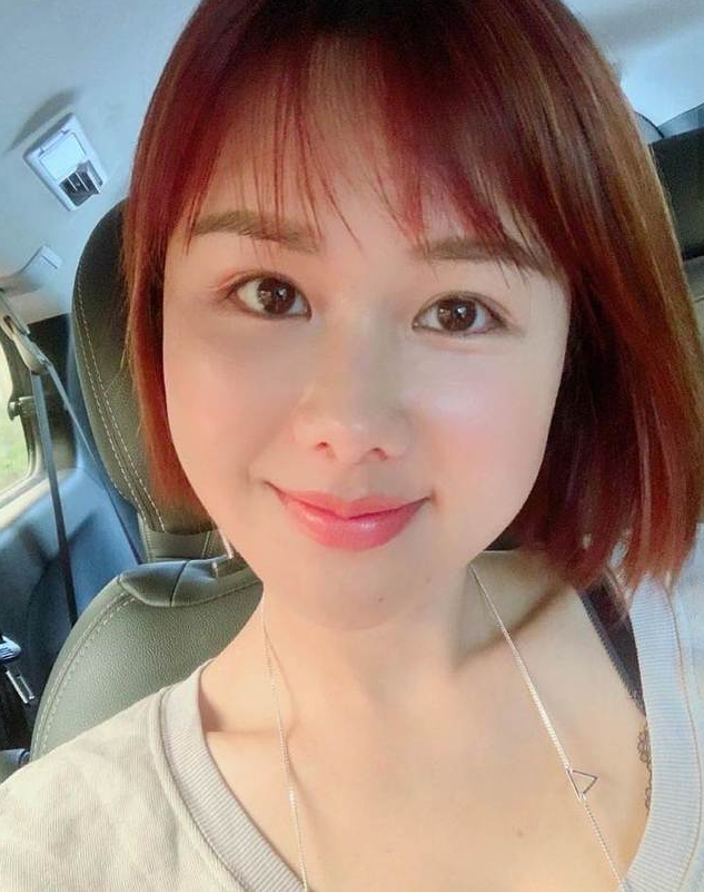 中国香港艺人刘思希曾为夏玉麟众筹昂贵的治疗费用,这也成为他艰难