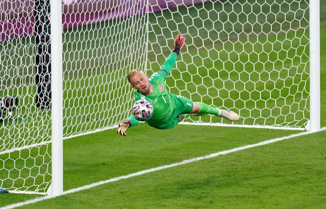 父亲我尽力了小舒梅切尔9扑救创下新纪录差点复制神爸奇迹