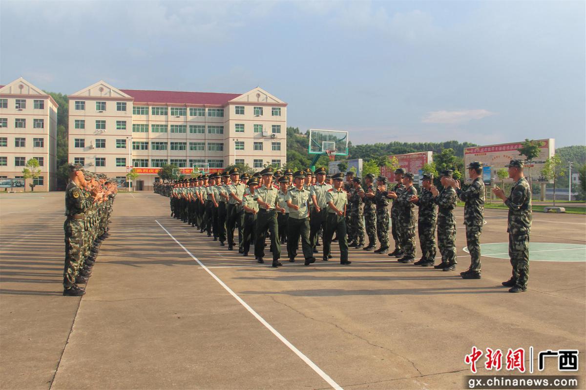 武警柳州支队2021年度春季入伍新兵下连