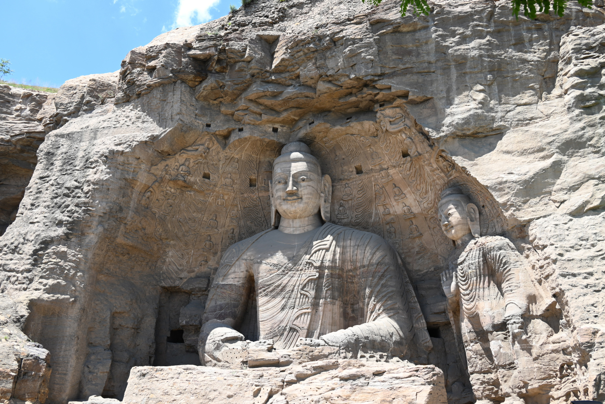 如果说到哪座石窟最让我惊喜的话,那么地处山东青州的驼山石窟一定
