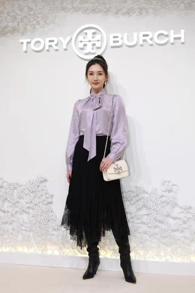 江疏影不愧生图女神,路人镜头也好纤挑迷人,让人忍不住多看两眼休闲区蓝鸢梦想 - Www.slyday.coM 江疏影不愧生图女神,路人镜头也好纤挑迷人,让人忍不住多看两眼休闲区蓝鸢梦想 - Www.slyday.coM