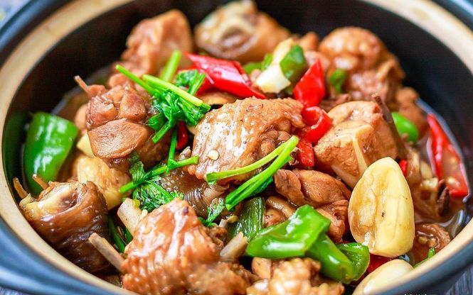 炖鸡肉不要焯水处理,教您一个好方法,鸡肉不柴不腥