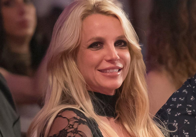 麦当娜支持布兰妮解除监管我们来救你出地牢