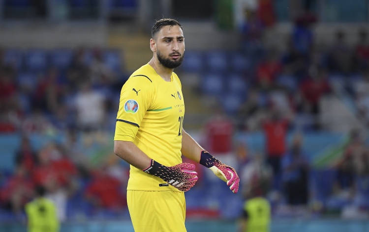 7月9日讯 意大利传奇门将,尤文与那不勒斯名宿佐夫接受了意大利媒体