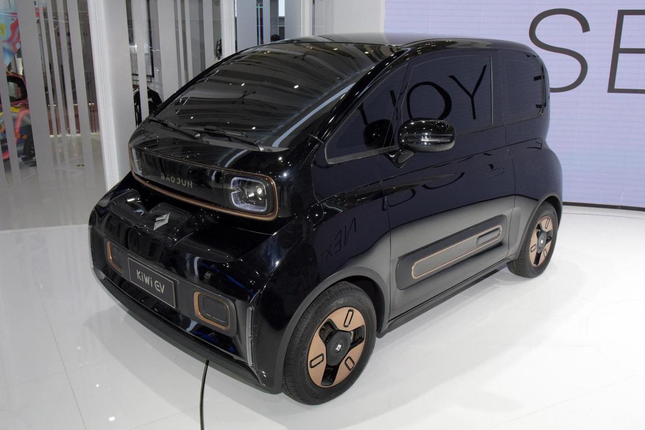 宏光mini火了,宝骏拿出"硬菜",造型可爱内饰大方,能成功?